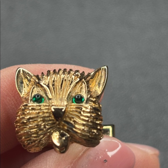 Gold tone Cat cufflinks with Green Eyes - Picture 4 of 4